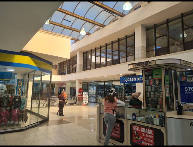 573M² RETAIL TO LET IN HALFWAY HOUSE